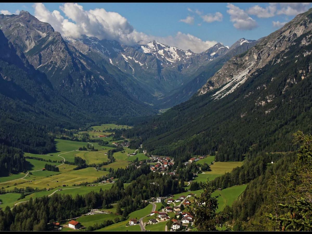 Haus Alpenrose Apartment ทรินส์ ภายนอก รูปภาพ